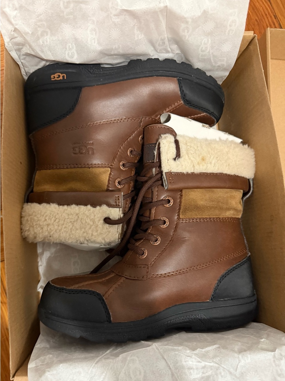 Kids UGG kids Brown Leather Lace-Up Shearling-Trim Winter Boots Size 1